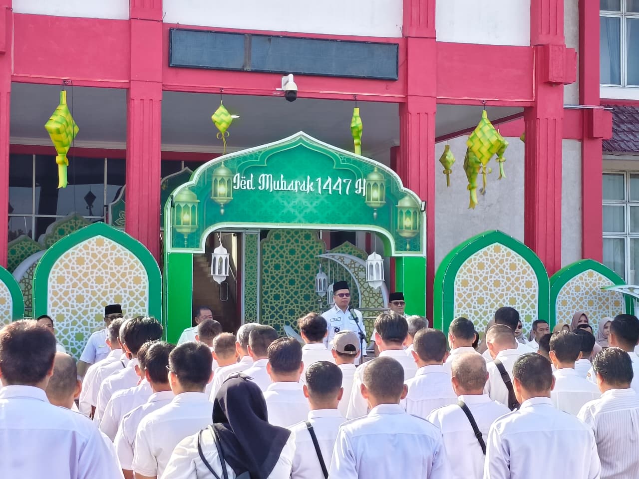 Pasca Libur Lebaran, Bupati Satono Pimpin Apel Gabungan dan Tekankan Disiplin ASN Sambas